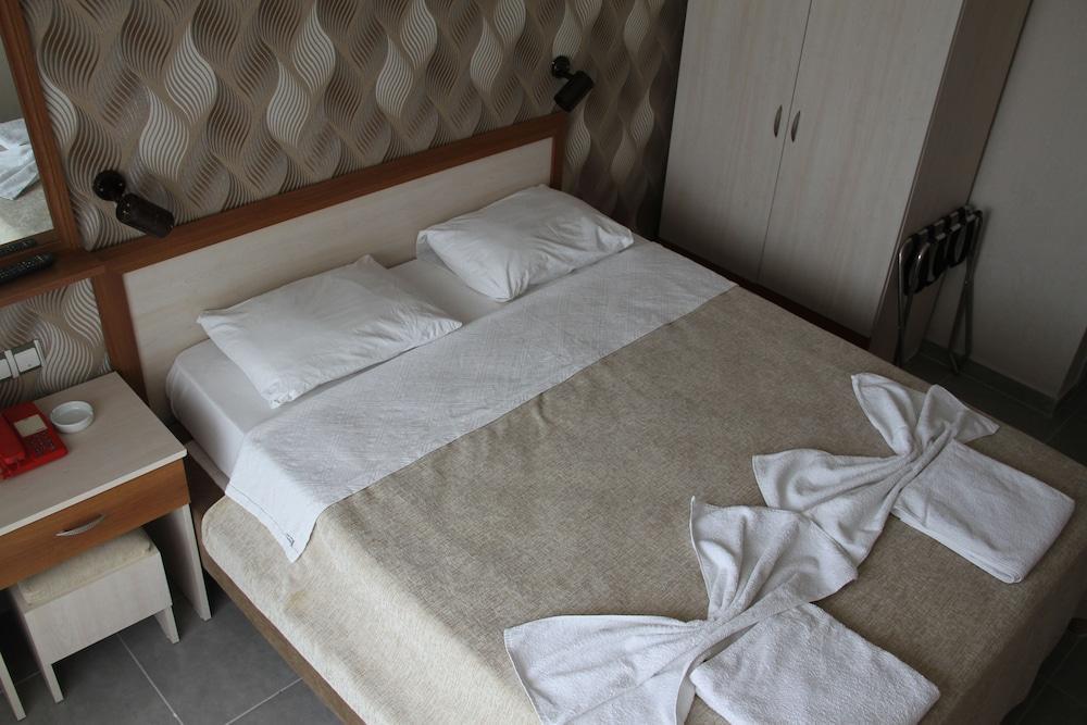 Saturn Hotel Кушадасы Экстерьер фото