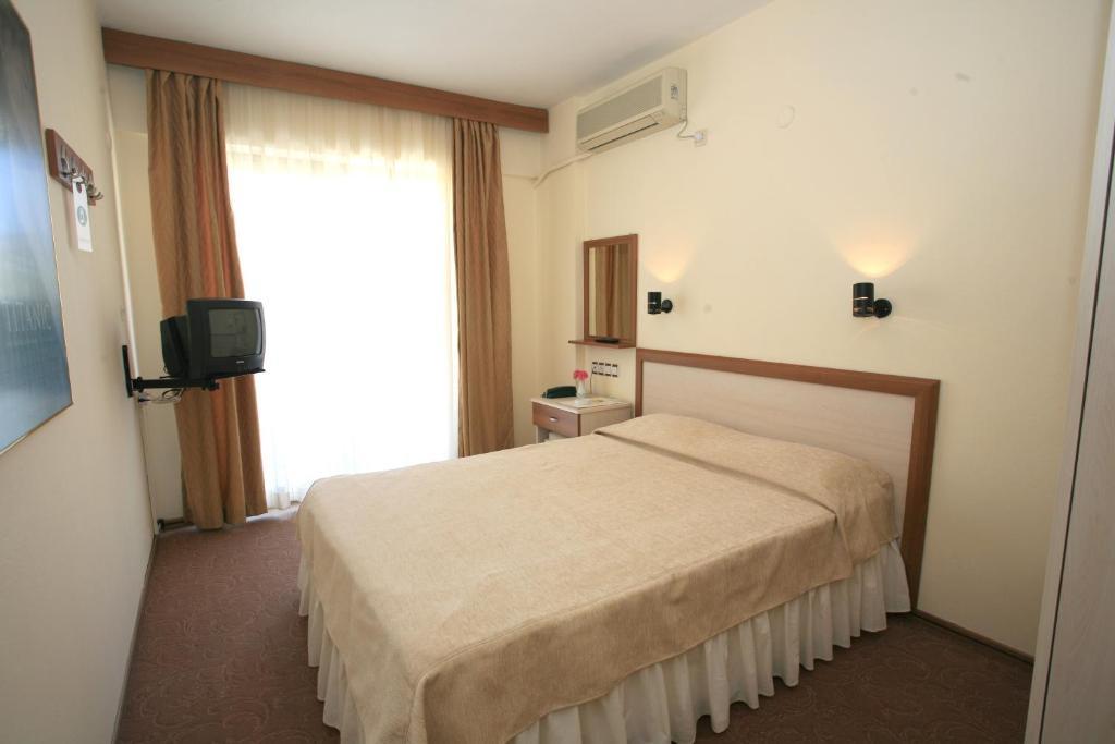 Saturn Hotel Кушадасы Номер фото